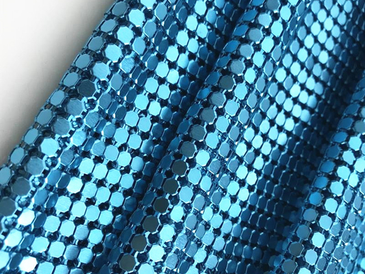 لامعة الألومنيوم الأزرق تصنيع المعدات الأصلية معدن الترتر شبكة سلسلة البريد النسيج المعدني الترتر مفرش المائدة